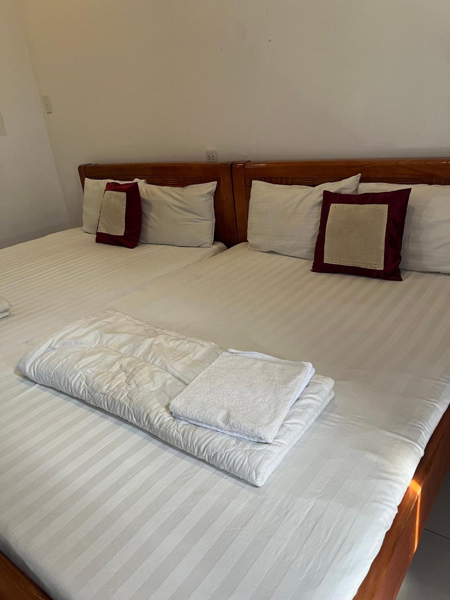 Khach San Anh Dong Hotel Ho Chi Minh City Exterior photo